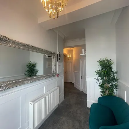 The Marlborough Sea View Apartment Scarborough