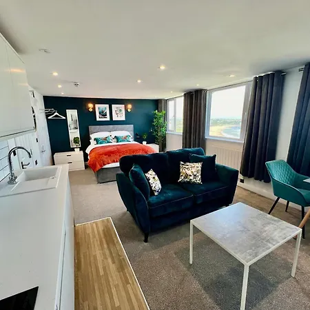 The Marlborough Sea View Apartment