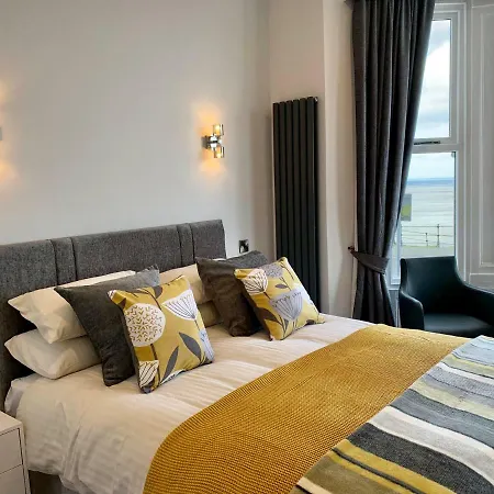 The Marlborough Sea View Apartment Scarborough