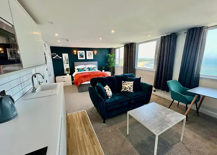 The Marlborough Sea View Apartament